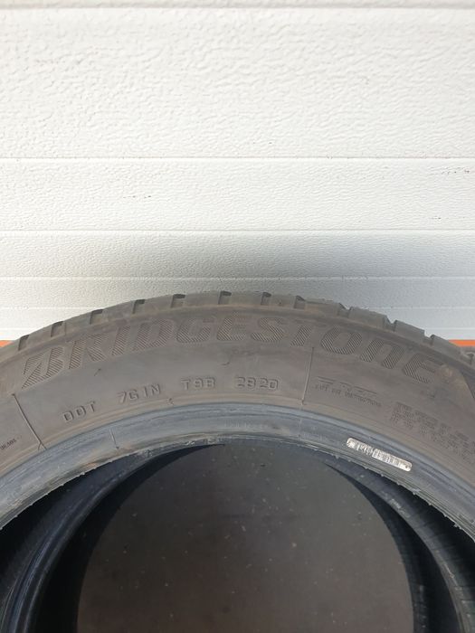 Зимни гуми 2 броя BRIDGESTONE Blizzak LM001 225 50 R18 дот 2820
