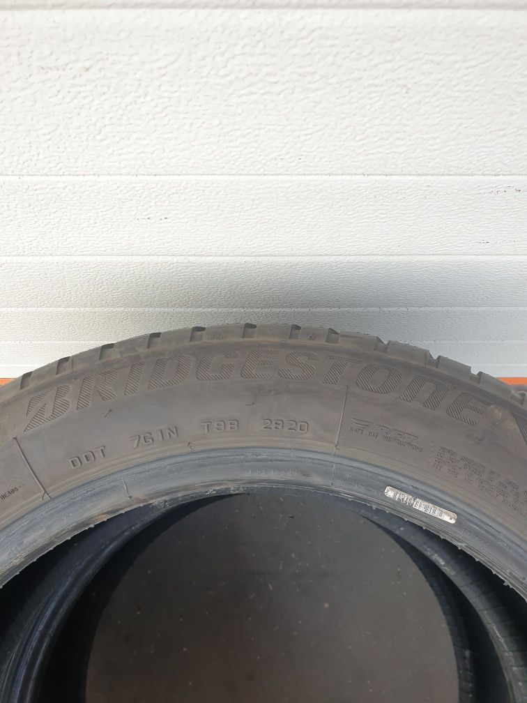 Зимни гуми 2 броя BRIDGESTONE Blizzak LM001 225 50 R18 дот 2820