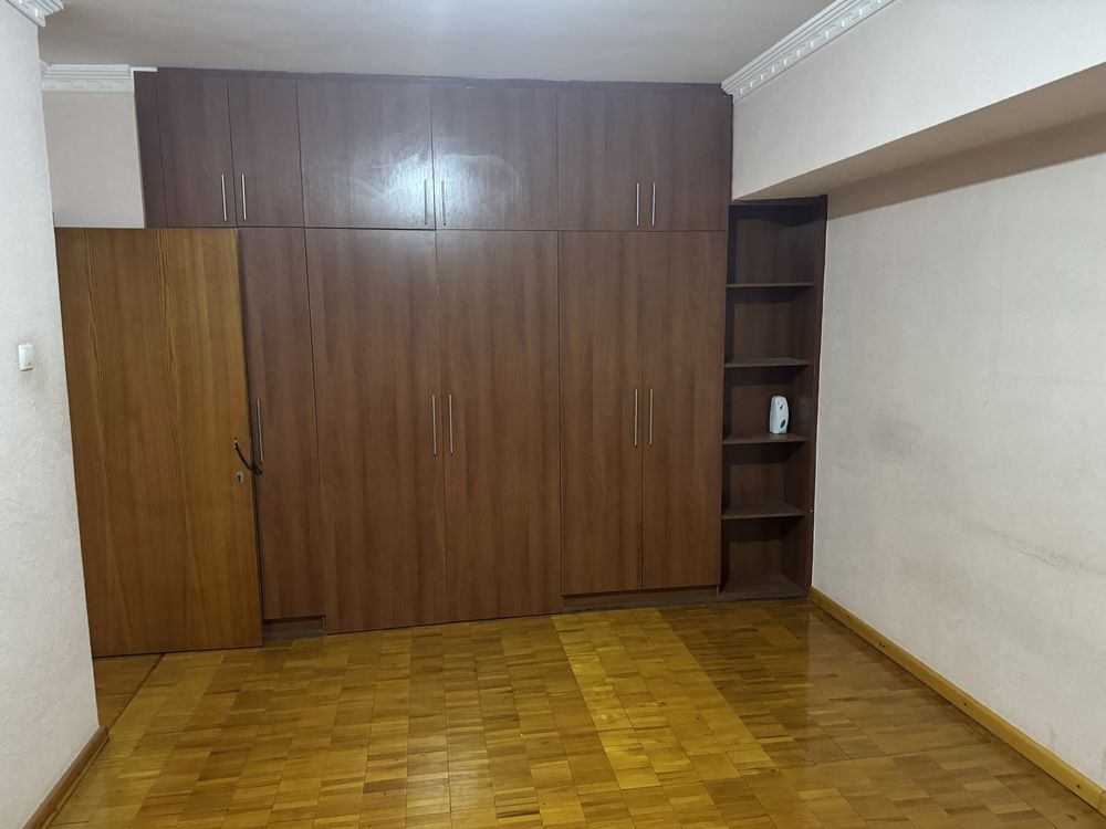 Срочно продам свою 4-х квартиру 2/2/4 на Юнусабаде