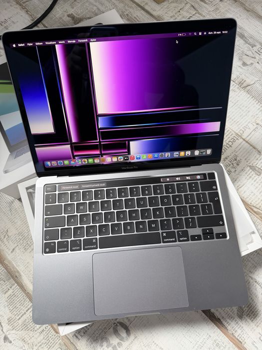Macbook pro m2 2022 256gb  13”  impecabil
