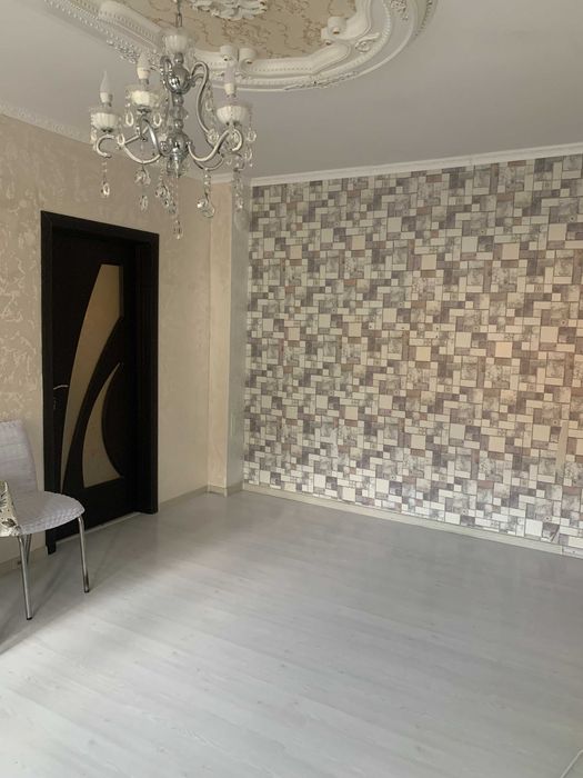 Продава се Двустаен апартамент в Карлово - 67 кв.м за 1248 €/кв.м - Снимка #4