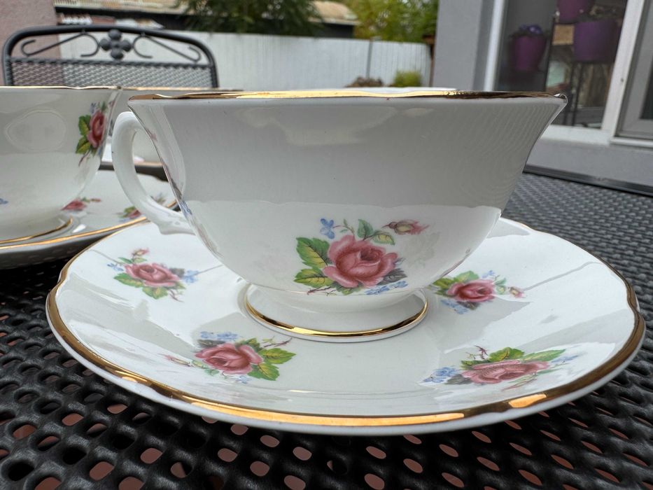 Английски порцеланов сервиз Royal Grafton Fine Bone China