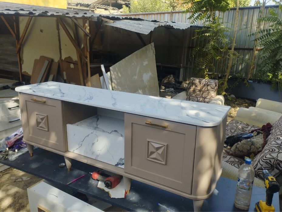 Mebeldan televizor stend, alltrip .Yangi