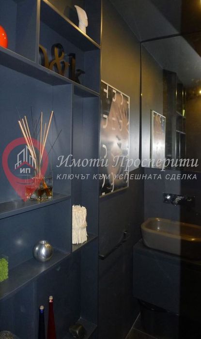 Дава се под наем Тристаен апартамент в София, Център - 70 кв.м за 1140 € - Снимка #5