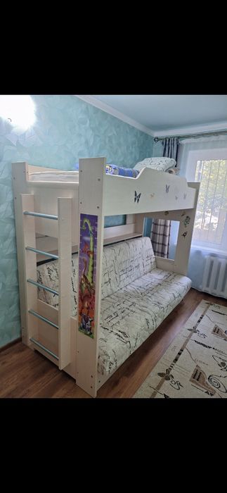 Кровать двухярусная с диваном