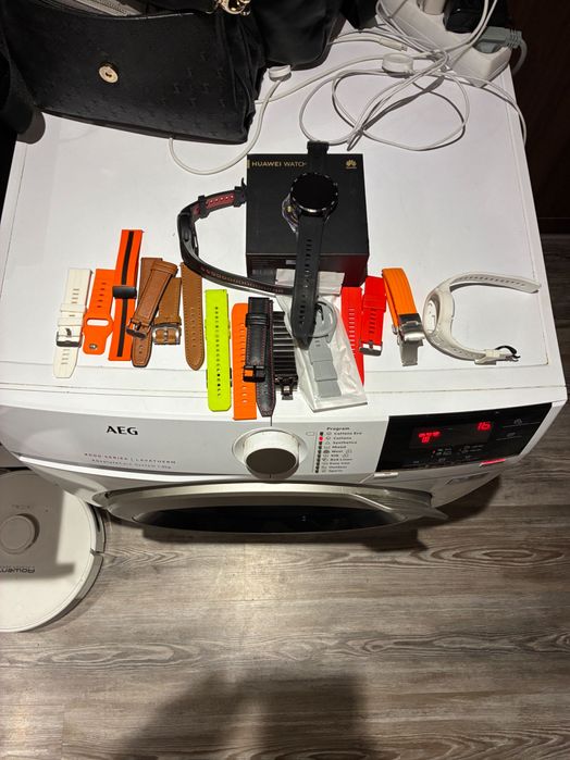 Часовник HUAWEI GT 4