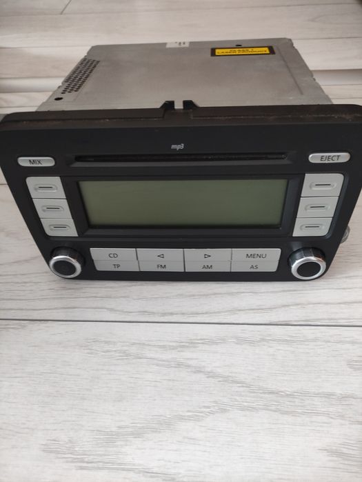 Vând radio cd B6 auto