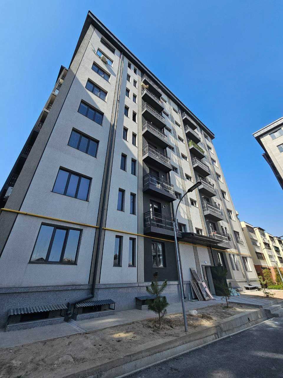 Метро Шахристон.Продам 3комн.кв. плюс цоколь на 1этаже 8эт новостройки