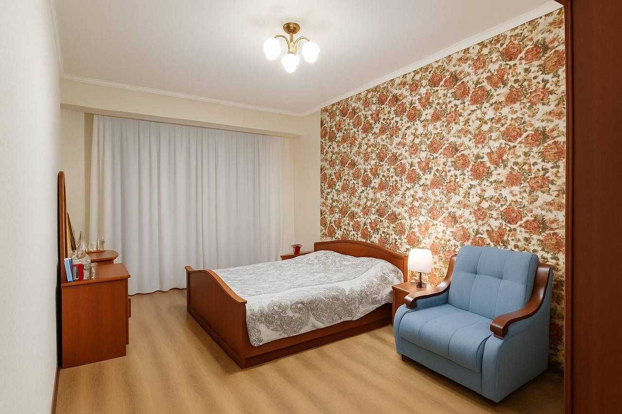 Махтумкули, 4-комн., евро, 111 м², кирпич срочно с ремонтом`