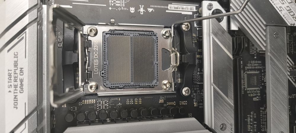 Placa de baza ROG STRIX B650-A GAMING WIFI