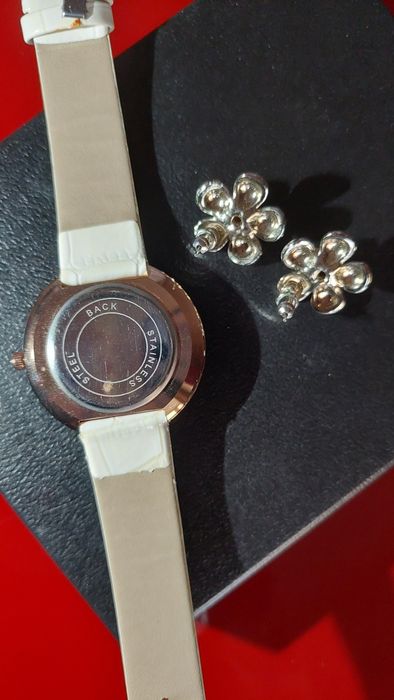 Дамски часовник и обеци Chanel