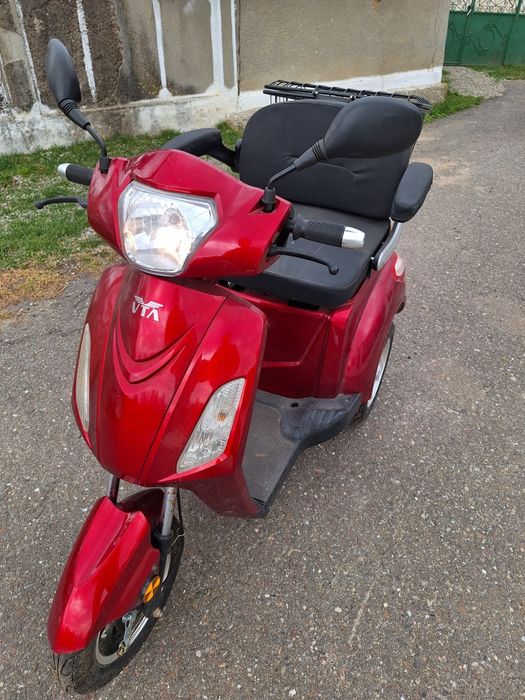 Vând motociclu electric