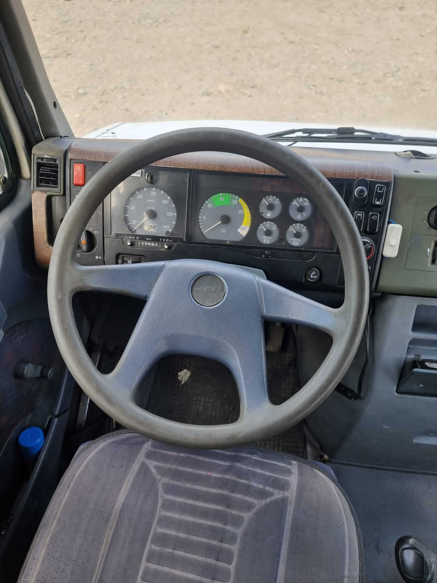 VÂND AUTOBUZ MERCEDES VARIO 614 MOTOR 4.2 D anul 2000 cu 32+1 locuri
