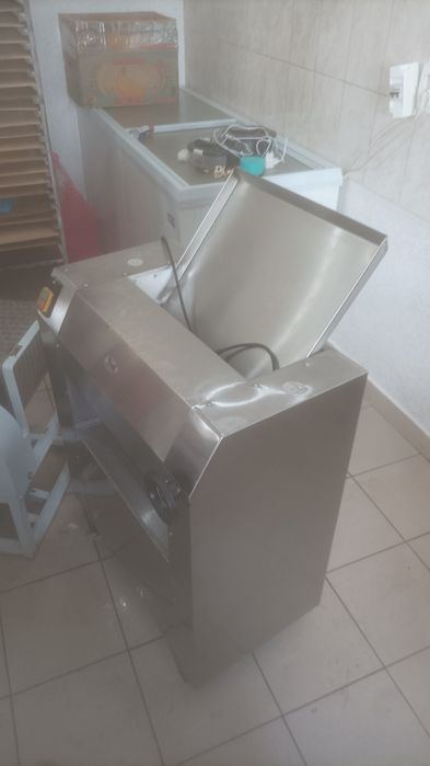 Тестораскаточная машина