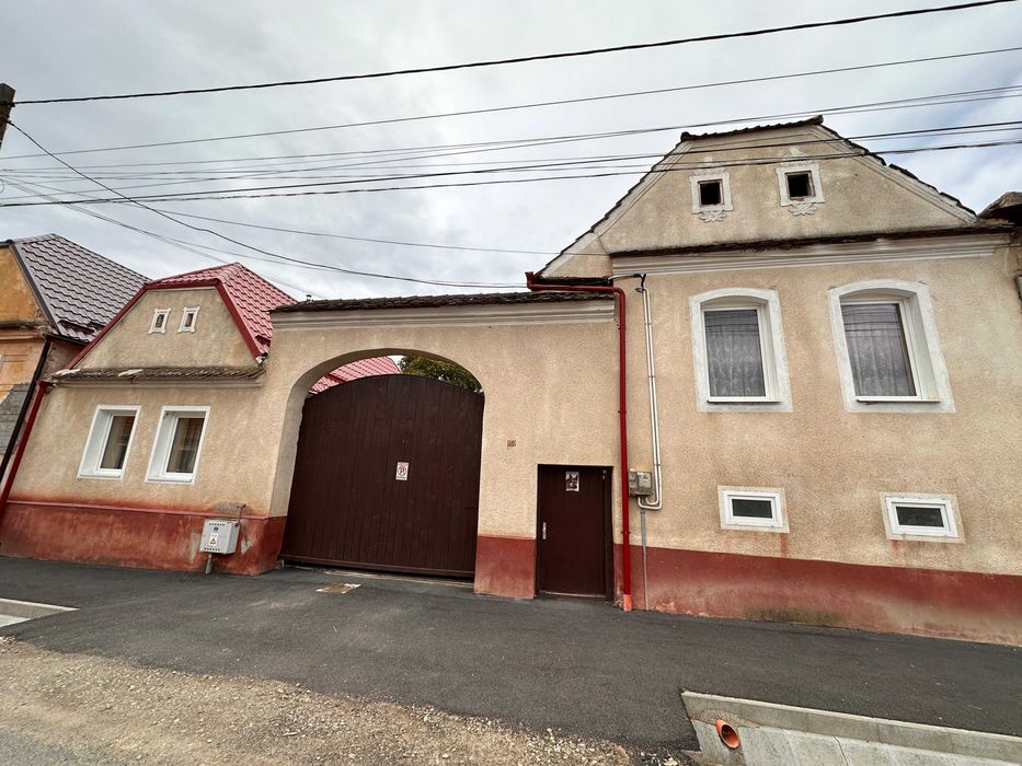 Vand casa indep. cu teren de circa 2447 m², in com. Vulcan jud. Brasov