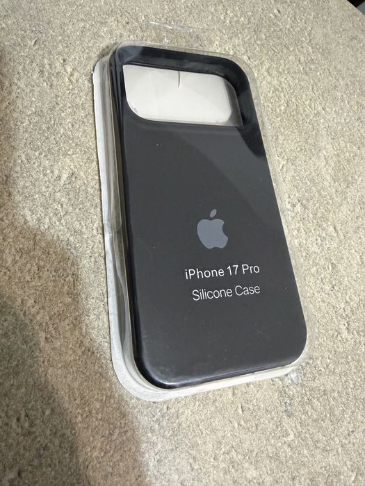 Iphone 17 pro кейс