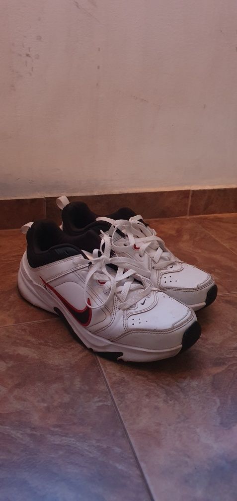 Nike 43 номер 27.5 см