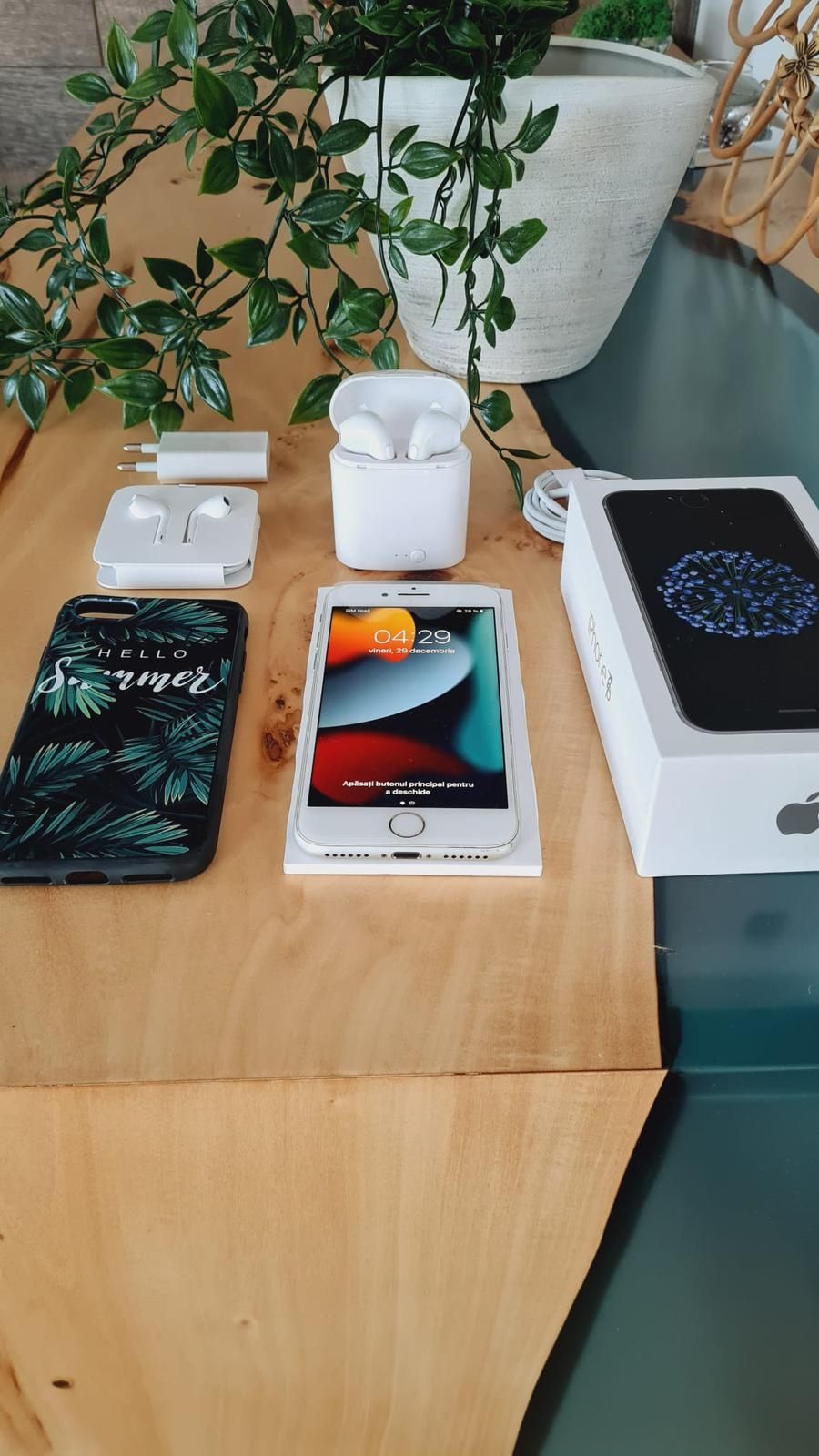 iPhone 7, silver, 32 GB, impecabil, liber de rețea, airpods +accesorii