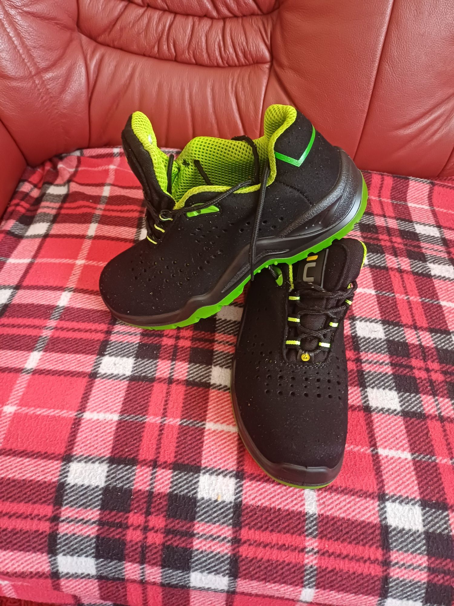 Pantofi lucru mărimea 38