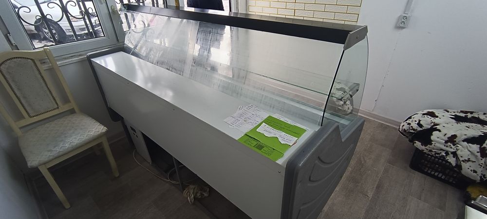 Продам  холодильник срочно торг уместен