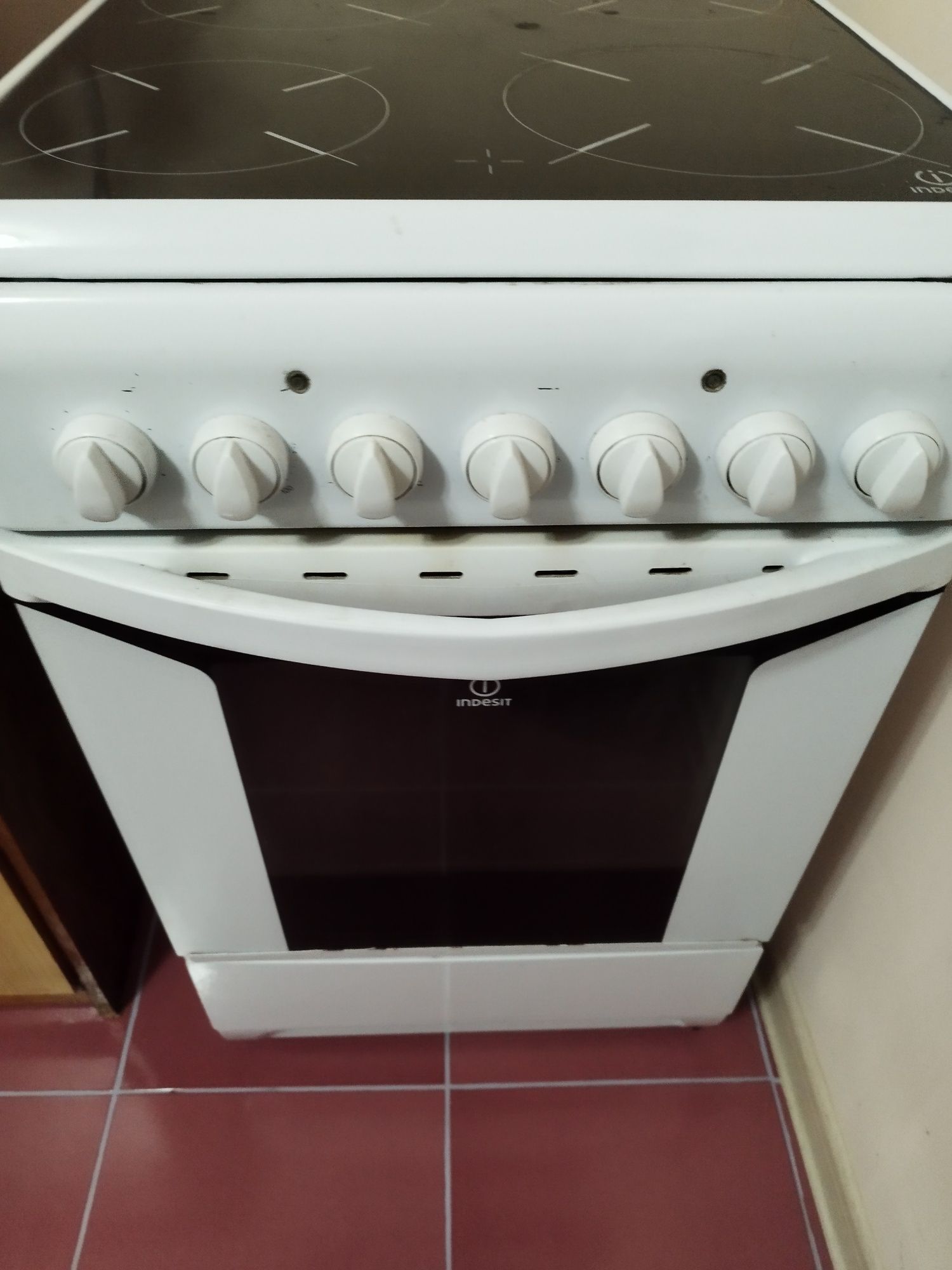 Печка    Indesit