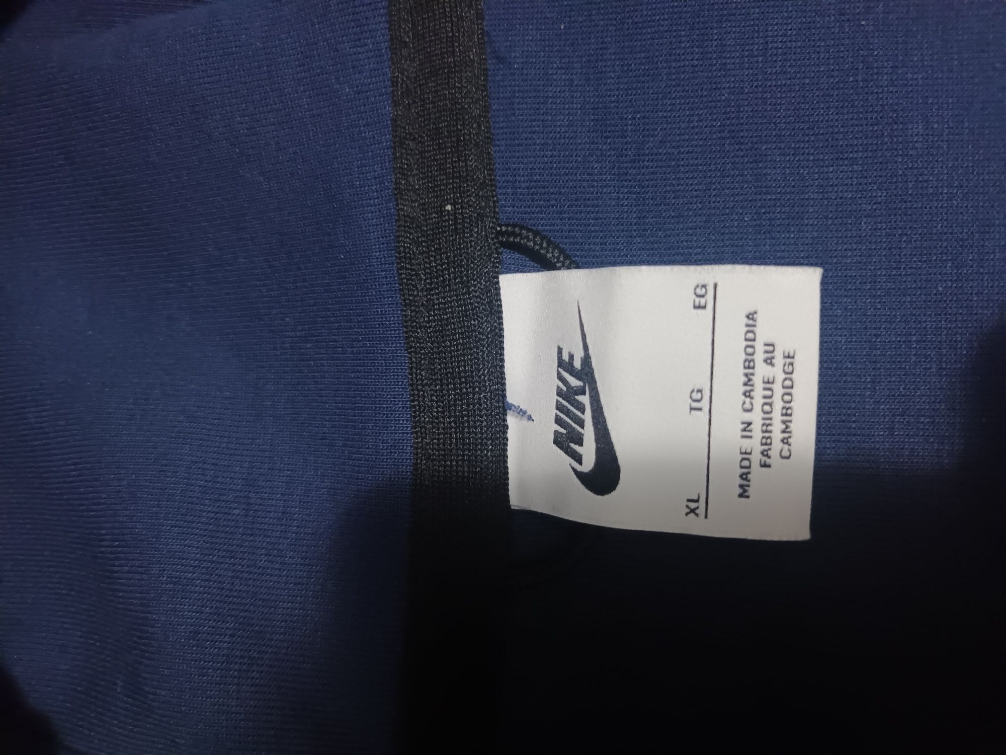 Vând bluza nike tech fleece navy bluee NOU-Nouta