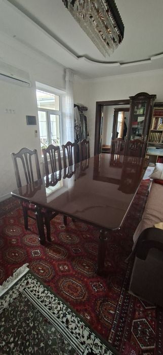 Стол и стулья 8 штуки продаётся комплект хорошем состоянии