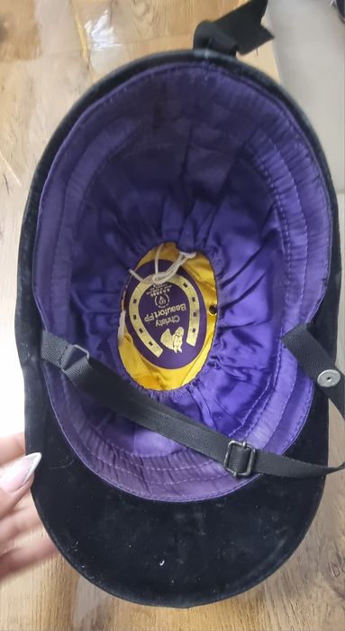 Дамски каски за езда