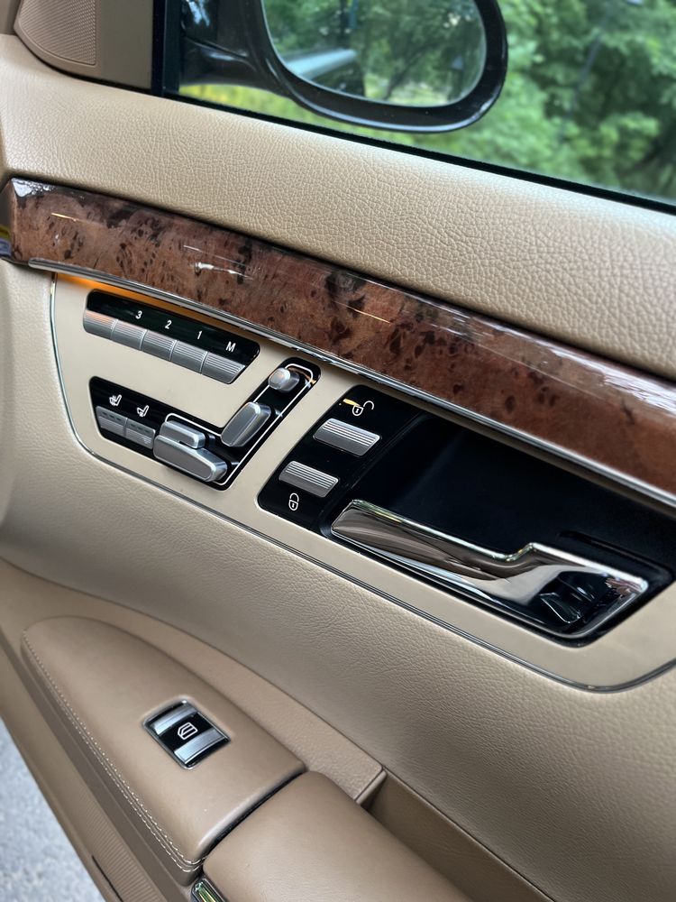 Vand/schimb Mercedes-Benz S-Class V221 model prezidential