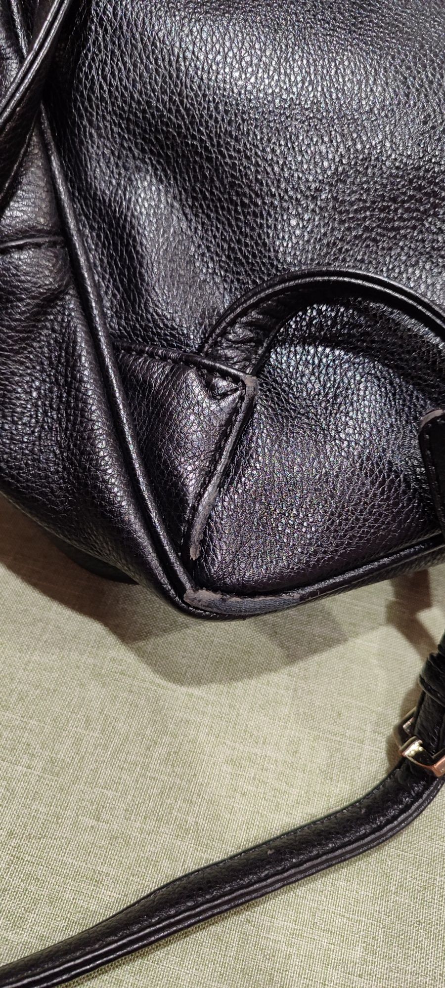 Дамска раница GUESS