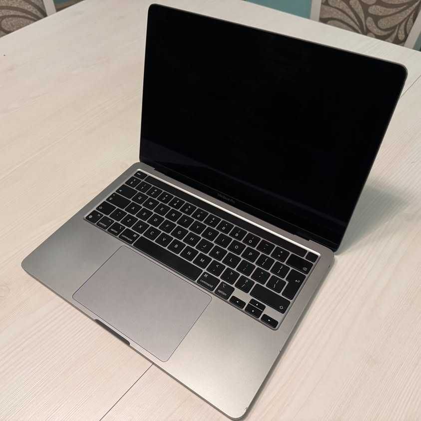 MacBook Pro 13'' - M1, 8GB RAM, 512GB SSD