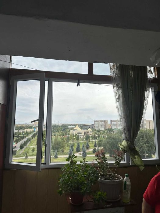 продам пластиковые окна на балкон