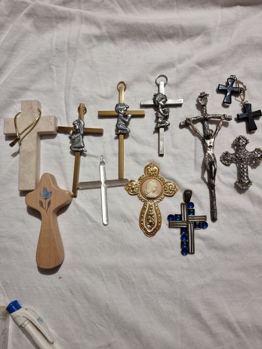 Cruciulițe, rozalii, lănțișoare cu Cruciulițe,, bratari