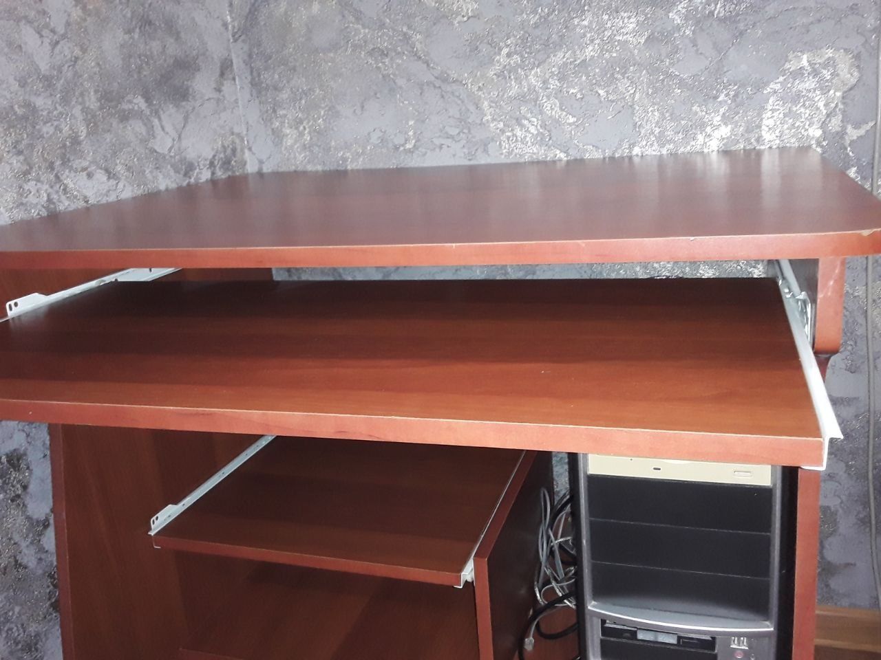 Компьютерный стол