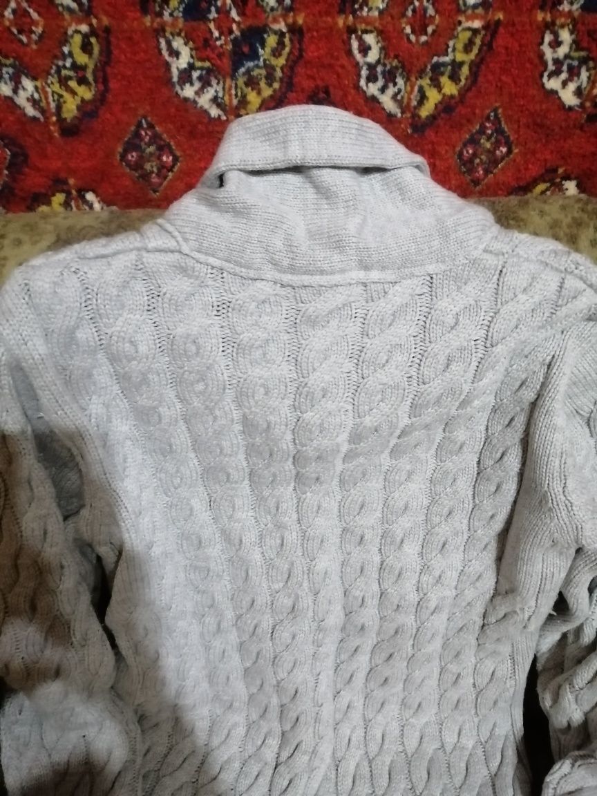 Продам шикарный мужской свитер