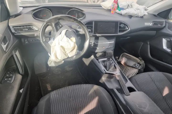 turbina intercooler furtun turbo intercooler rezistenta aeroterma alternator electromotor timonerie rampa injectoare peugeot 308 T9 2015 motor 1.6hdi  120CP cod BHZ  dezmembrez dezmembrari