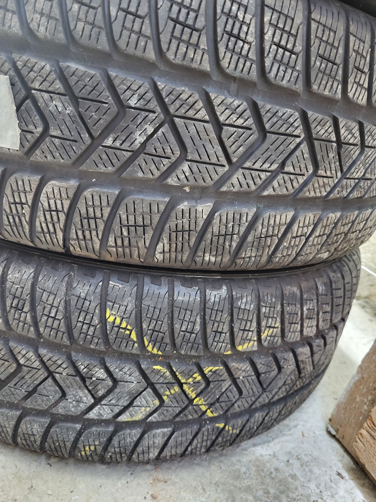 4 бр зимни 235/60/18  Pirelli зимни гуми