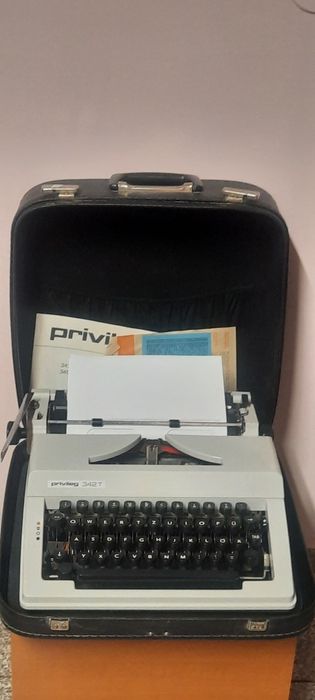 Mașină de scris Privileg 342T impecabilă