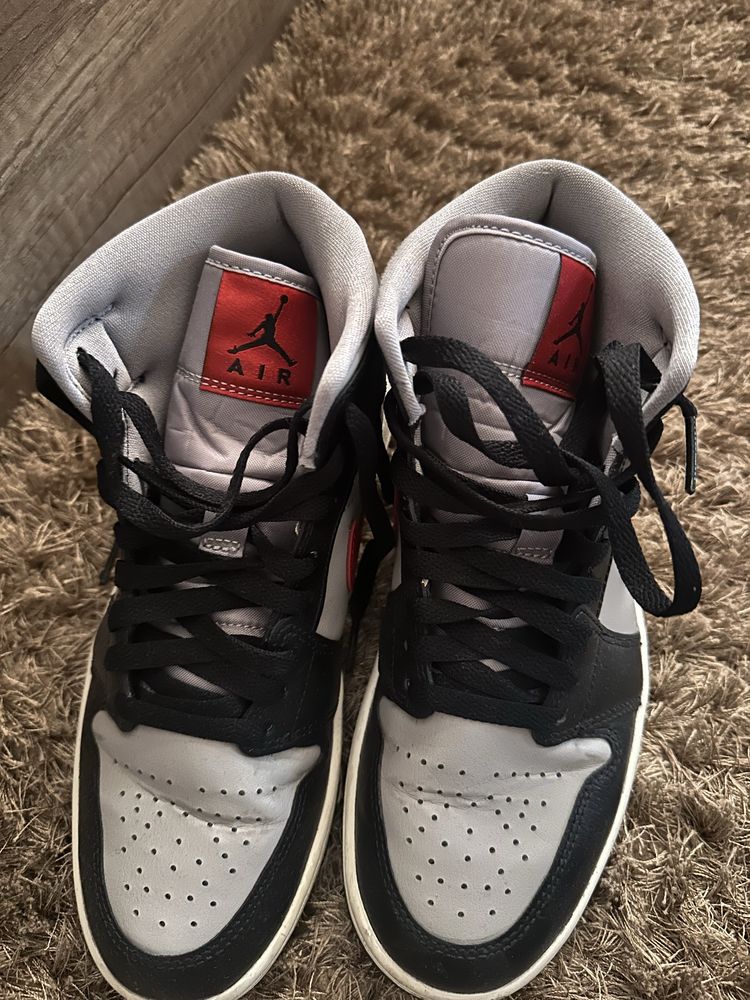 Nike Jordan 1 mid