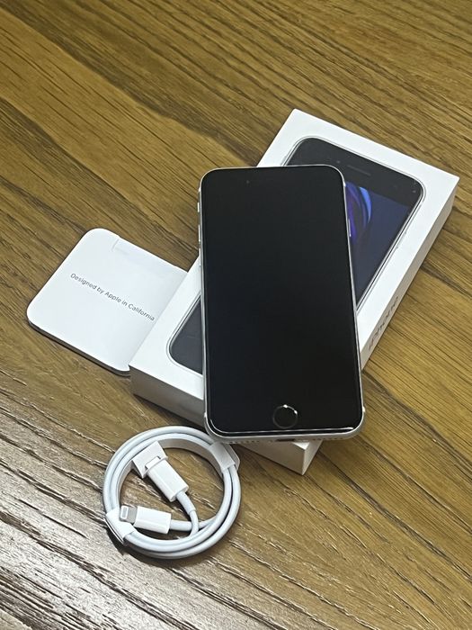 Новый Iphone SE 2020 / 64 GB