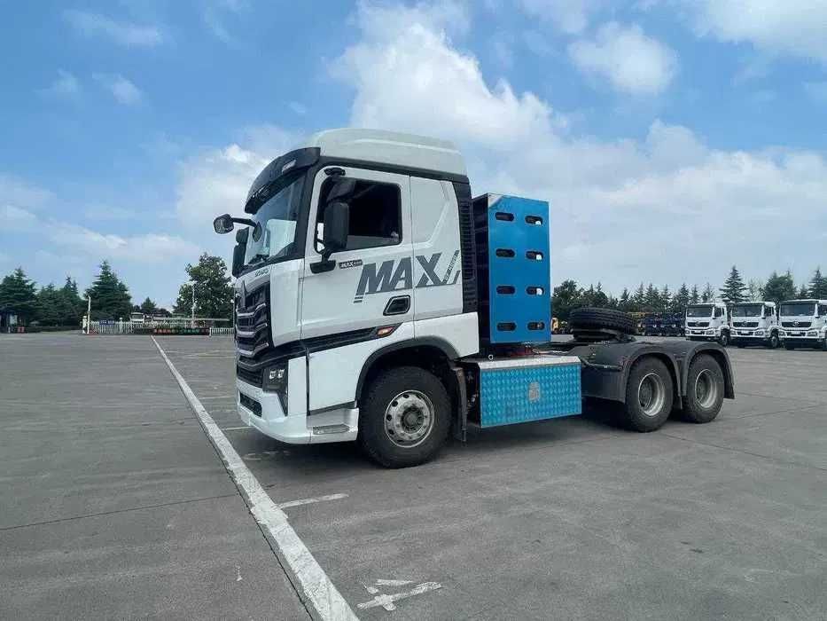 ТЯГАЧ HOWO MAX 6x4 Падушка в наличии ташкент