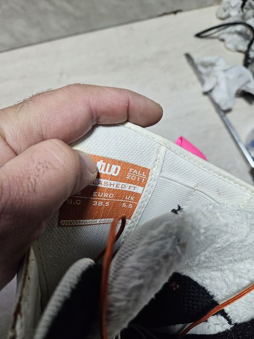 Boots 116 buti placa snowboard   Thirtytwo mărimea 38,5  (24   cm) .