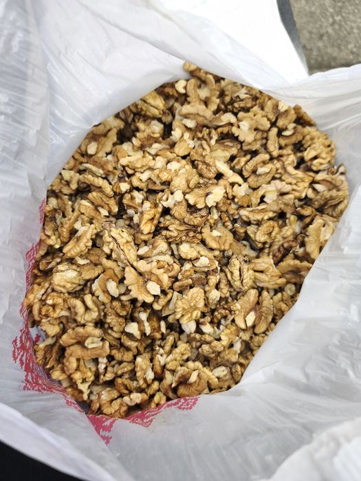 Miez de nucă proaspăt de anul 2025