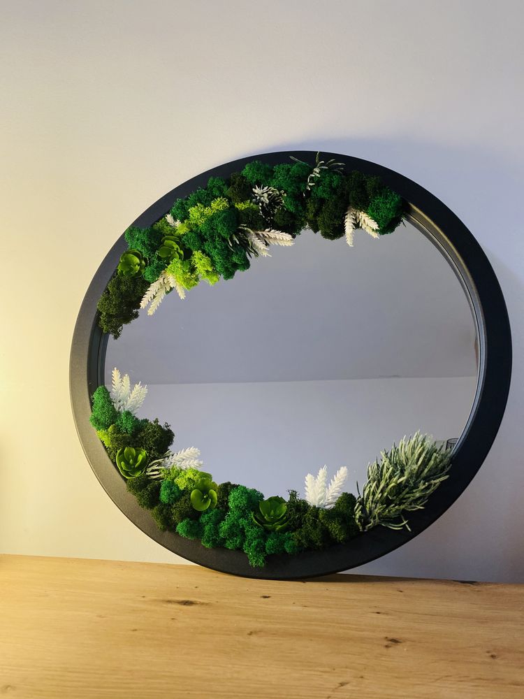 Oglinda cu licheni