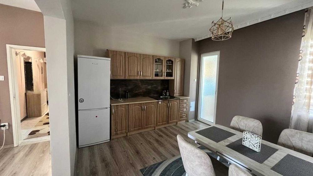 Дава се под наем Тристаен апартамент в Пловдив, Тракия - 98 кв.м за 450 € - Снимка #4