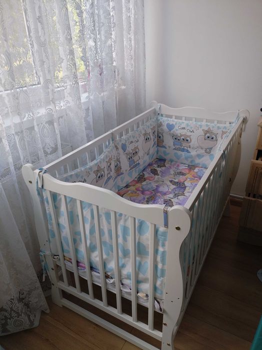 Patut bebe nou lemn masiv