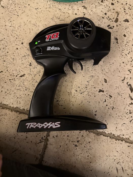 Traxxas slash cu motor brushless