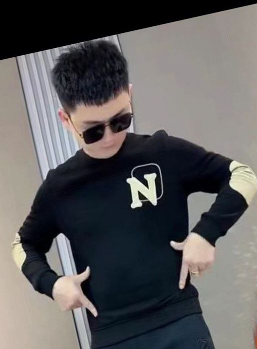 ок ва кора рангда Свитер