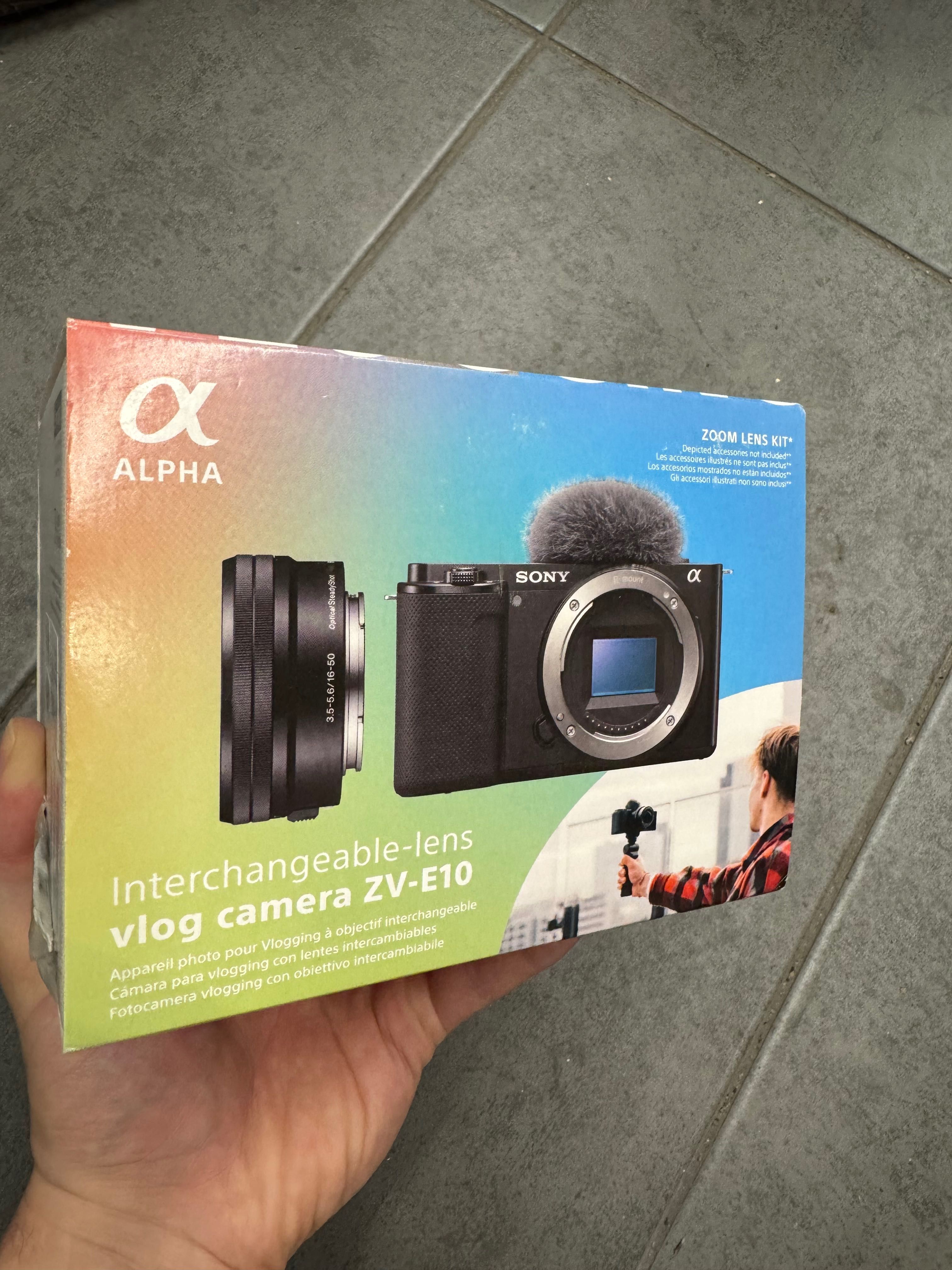 SONY zv-e10 + статив, обектив, бърза 128Gb и Rode wireless go 2 single