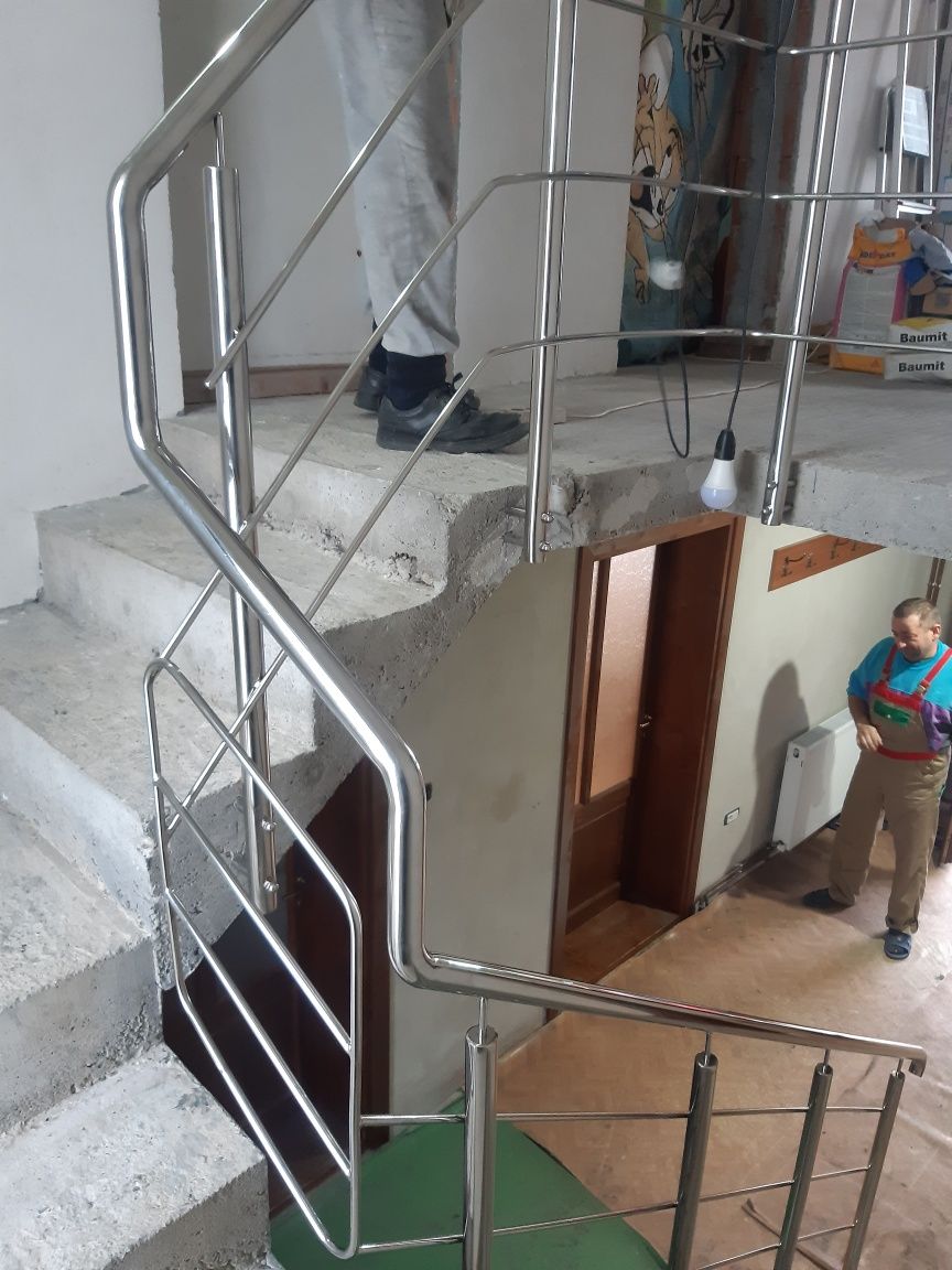 Executam balustrade din inox